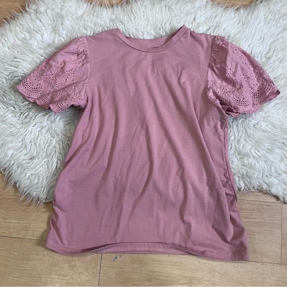 SHEIN Dusty Rose Eyelet Short Sleeve Tee - Picture 2 of 4